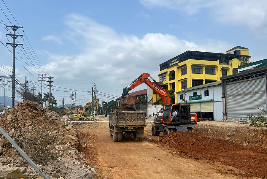 Xã Hòa Lạc: Nỗ lực gỡ vướng giải phóng mặt bằng dự án xây dựng cao tốc Đại lộ Thăng Long - Ảnh 1