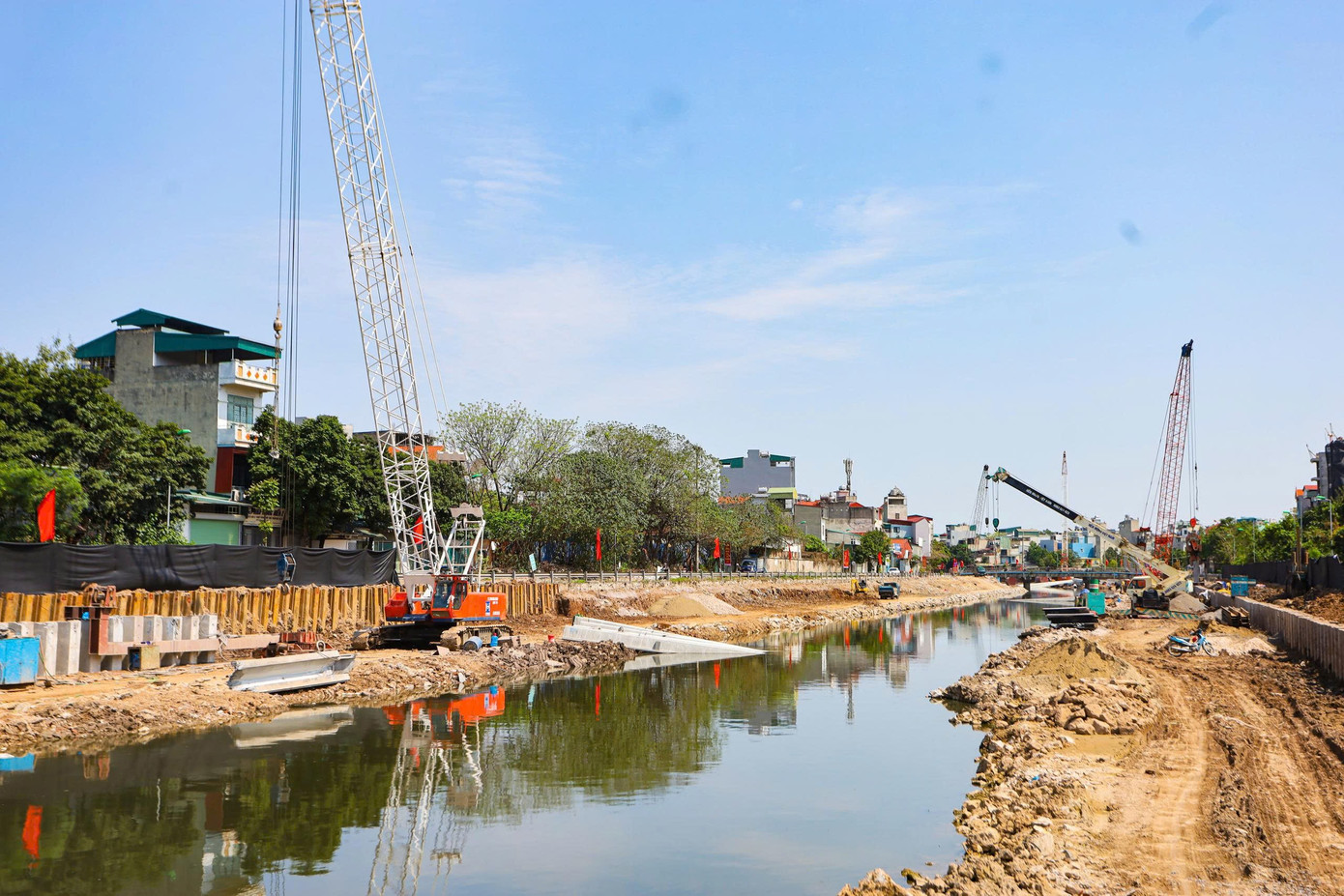 Hình ảnh đại công trường dự án chống ngập khẩn cấp ở Hà Nội - Ảnh 2