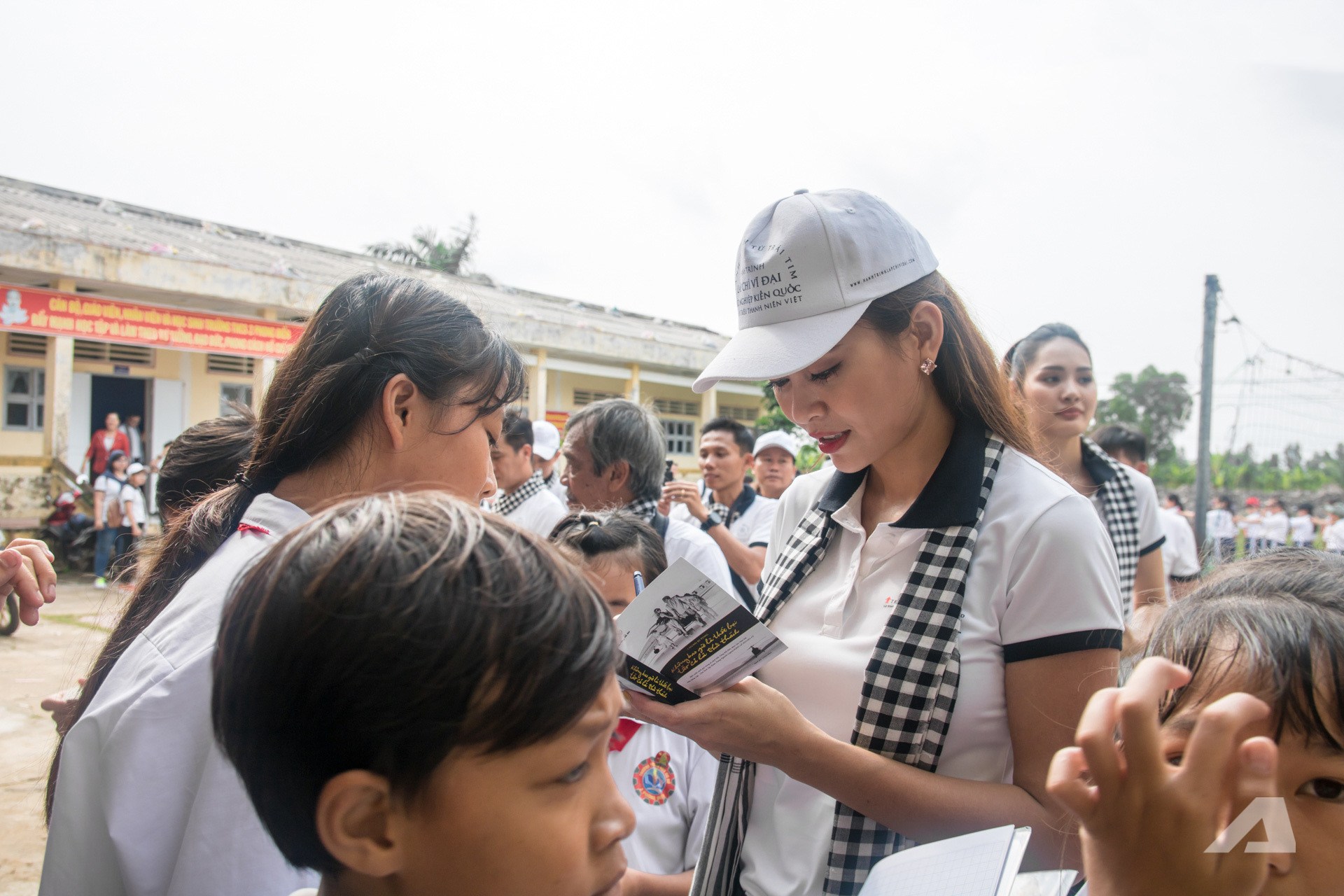 HOT: “Hành trình từ trái tim” sẽ xuyên Việt hàng nghìn km, dàn siêu xe, xe sang của ông Đặng Lê Nguyên Vũ sắp tới khắp các tỉnh thành - Ảnh 9