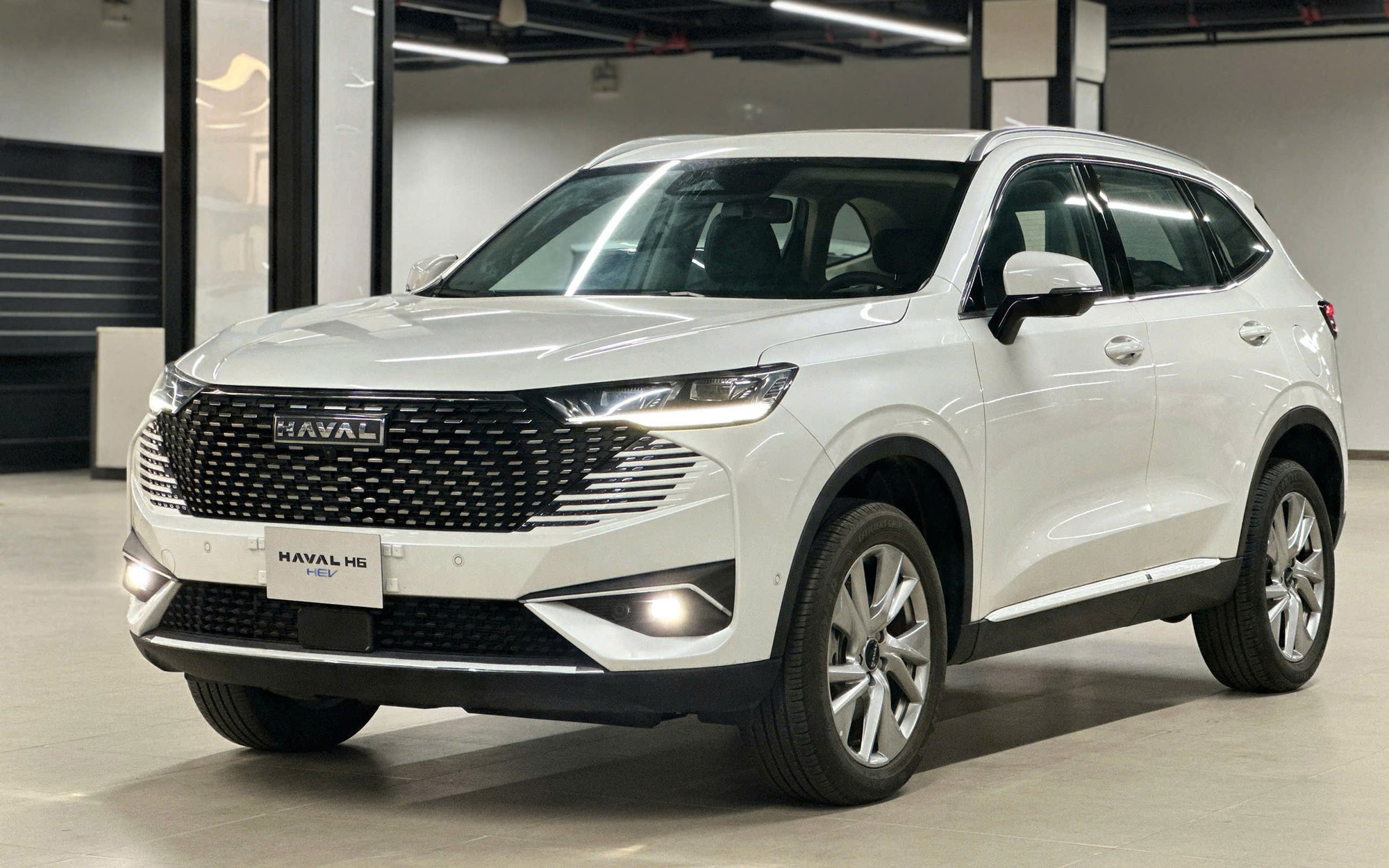 Haval H6 giảm giá kỷ lục còn 685 triệu đồng tại đại lý: Xe hybrid ngang cỡ CR-V, nhiều công nghệ, nhưng rẻ hơn cả phân khúc dưới - Ảnh 3