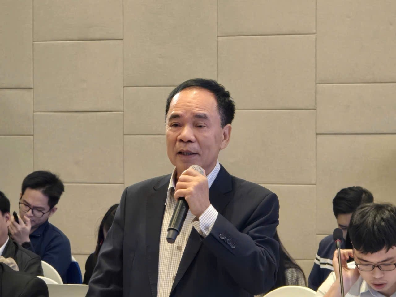 Tiến sĩ Nguyễn Quốc Thập cảnh báo Petrolimex, PVOIL và 2 nhà máy lọc dầu của Việt Nam - Ảnh 2