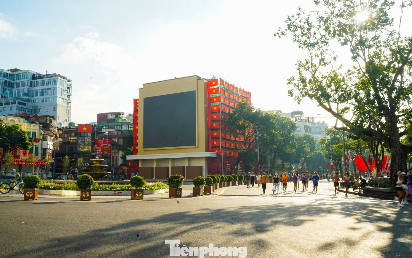 Quy hoạch Hà Nội 100 năm: Cải tạo Tháp Rùa, tổ chức các quảng trường quanh hồ Hoàn Kiếm - Ảnh 1