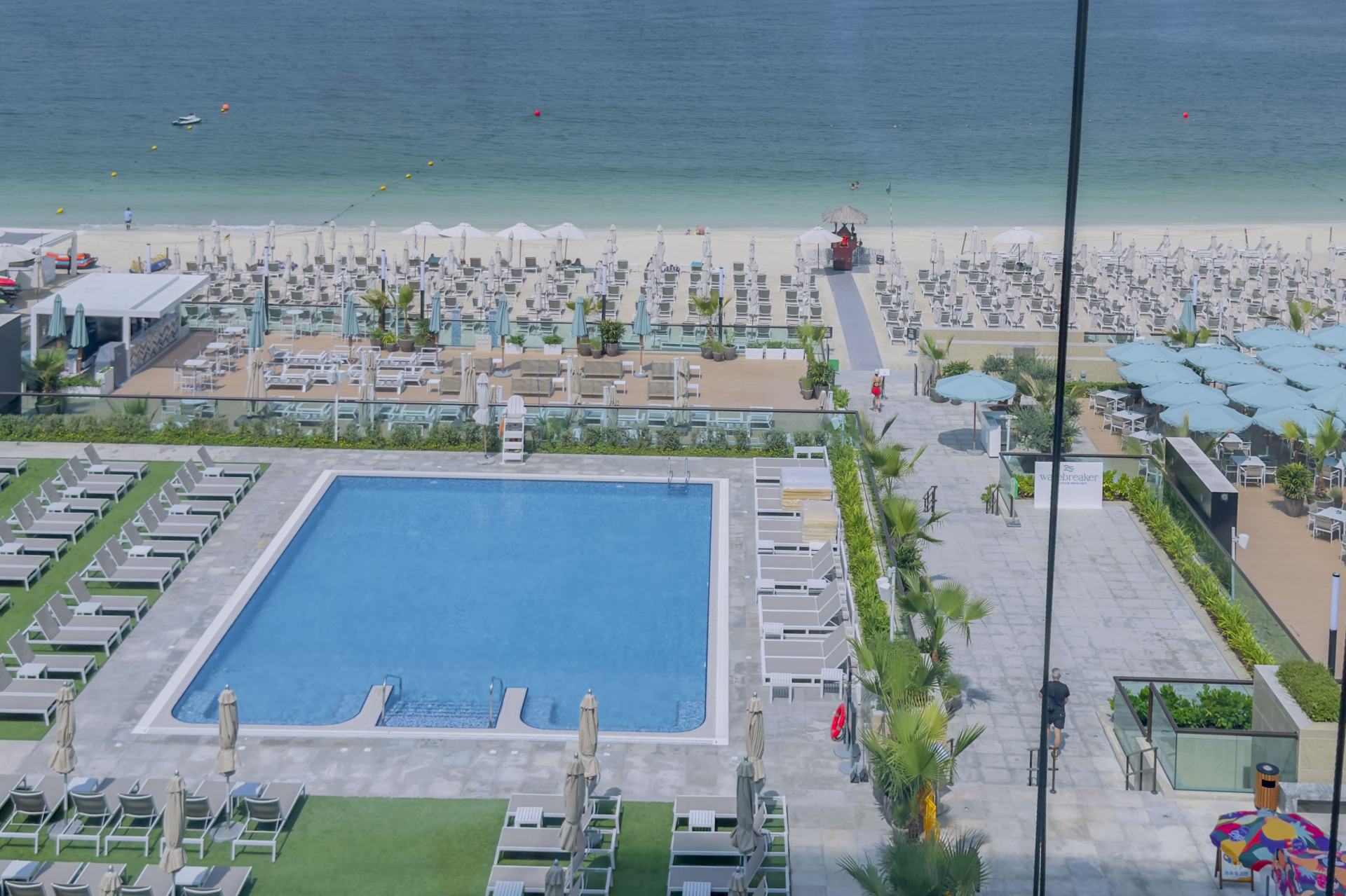 Những bức ảnh chưa từng có chụp Dubai hiện tại: Nơi xa hoa nhất hành tinh giờ như “thành phố hoang" chìm trong im lặng - Ảnh 3