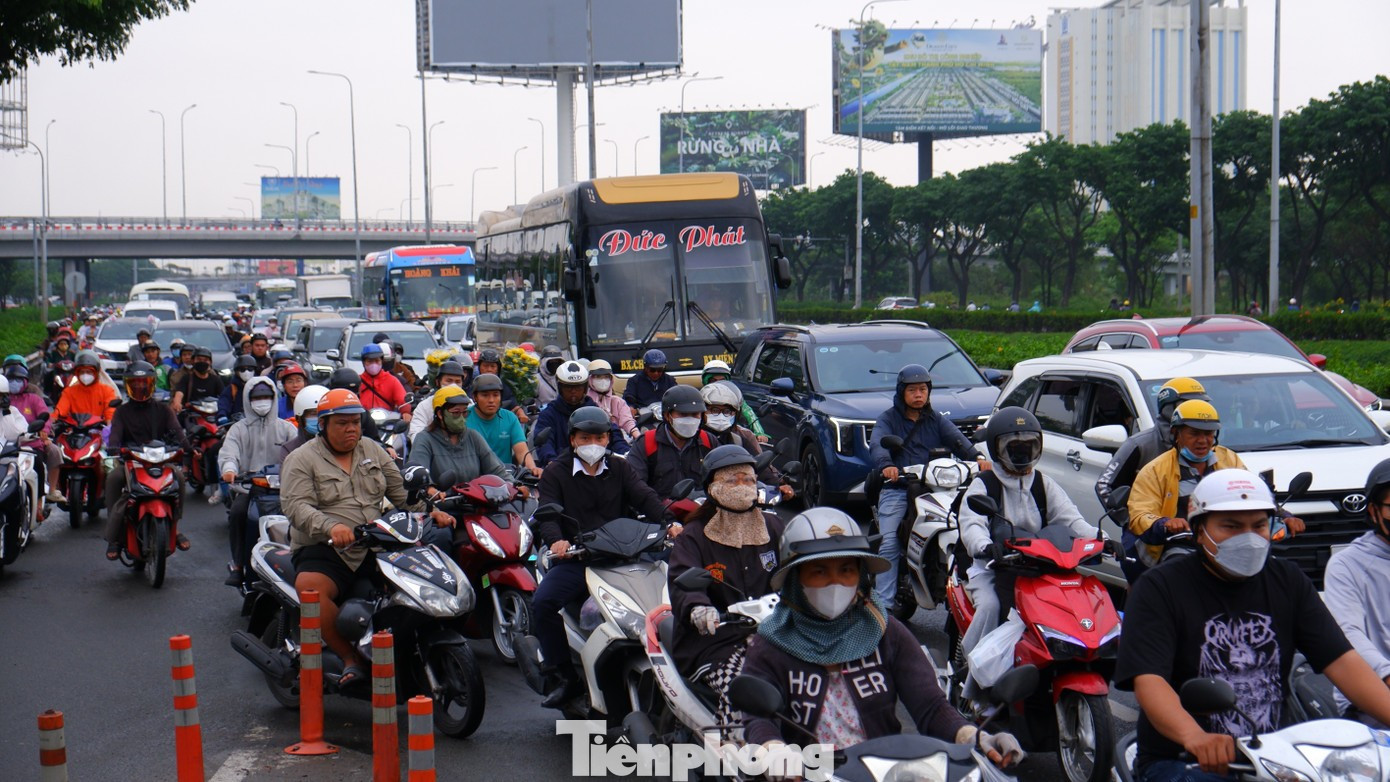 TPHCM 'đóng' cầu Thủ Thiêm, cấm và hạn chế lưu thông hàng loạt tuyến đường trong 3 ngày - Ảnh 1