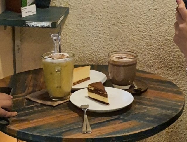 Quán cà phê không cho khách ngồi quá 1,5 tiếng sắp dừng hoạt động: Vì sao có thể tồn tại suốt 10 năm? - Ảnh 2