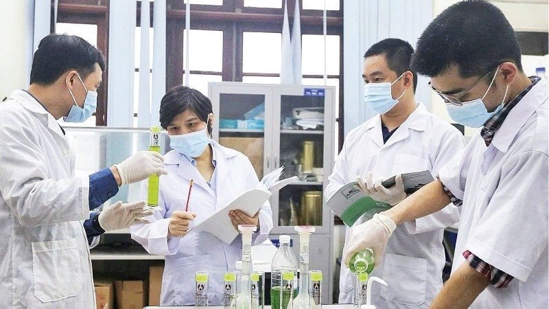 Người Việt phát minh ra loại phụ gia giúp tiết kiệm 3.500 đồng mỗi lít xăng dầu - Ảnh 2