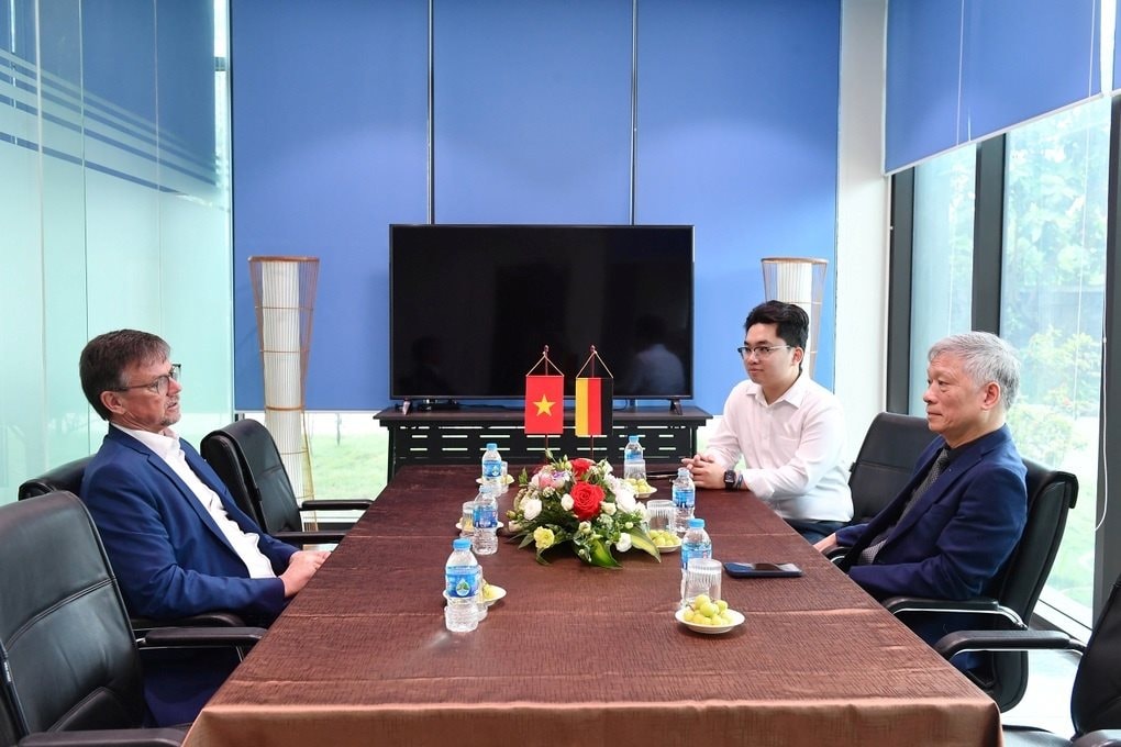 Làm loại giấy in tiền khiến tội phạm làm giả đầu hàng, doanh nghiệp Việt nhận được cam kết dành riêng một công nghệ đặc biệt từ Tập đoàn Đức 130 năm - Ảnh 3