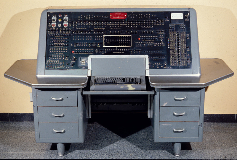 Ngày này năm xưa: Chiếc máy tính nặng bằng 2 chiếc ô tô, ngốn điện bằng cả khu phố, giá gần 400 tỷ đồng - nhưng "đoán" đúng Tổng thống Mỹ khi tất cả mọi người đoán sai - Ảnh 3