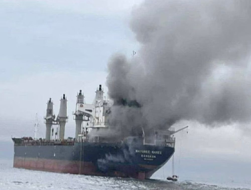 Nếu dầu lên 200 USD/thùng như Iran cảnh báo, giá vàng sẽ ra sao? Có nên tiếp tục xếp hàng mua vàng? - Ảnh 1