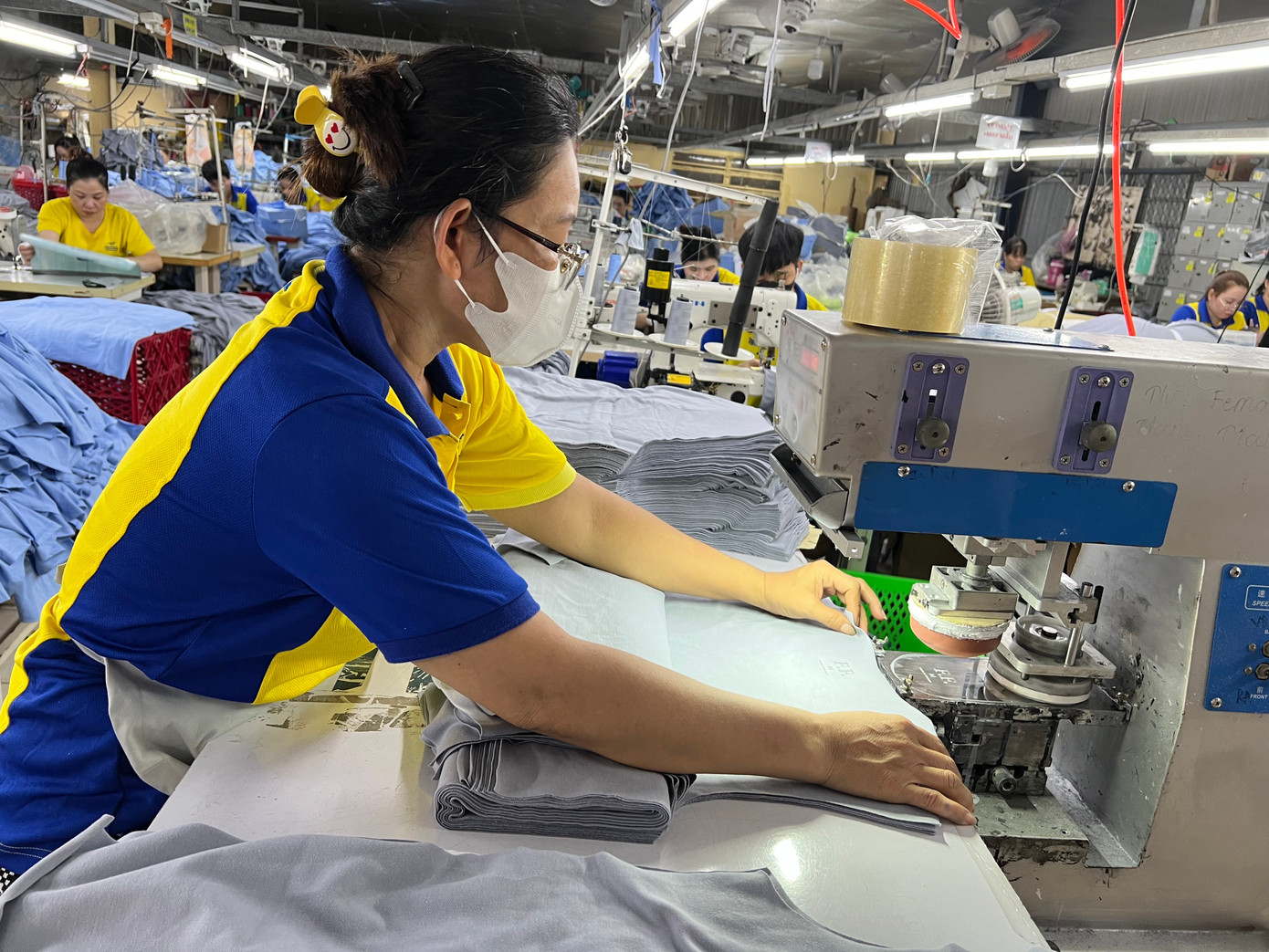 Hàng Việt đi Trung Đông: 'Trễ 15-20 ngày là lỡ mùa bán, kéo dài vài tháng coi như mất cả đơn hàng' - Ảnh 1