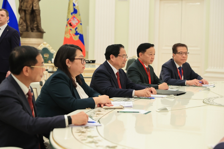 Tổng thống Nga Vladimir Putin giao Bộ Ngoại giao Nga xem xét miễn thị thực cho người dân Việt Nam - Ảnh 1