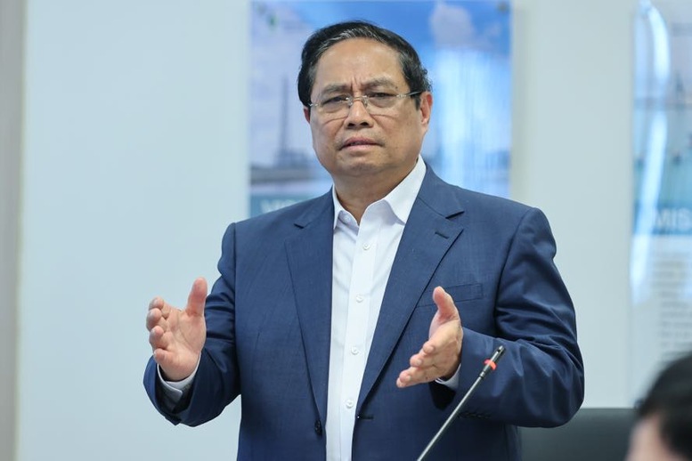 Thủ tướng làm việc tại Nhà máy Lọc hóa dầu Nghi Sơn và khảo sát địa điểm xây dựng kho dầu chiến lược - Ảnh 5