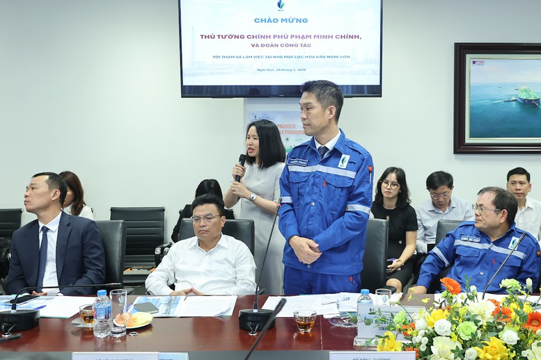 Thủ tướng làm việc tại Nhà máy Lọc hóa dầu Nghi Sơn và khảo sát địa điểm xây dựng kho dầu chiến lược - Ảnh 3