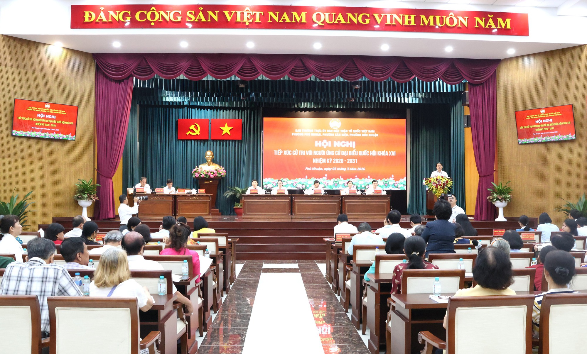 Tiếp xúc cử tri, Bí thư Thành ủy TPHCM Trần Lưu Quang chia sẻ 2 việc lớn thành phố phải làm ngay - Ảnh 3