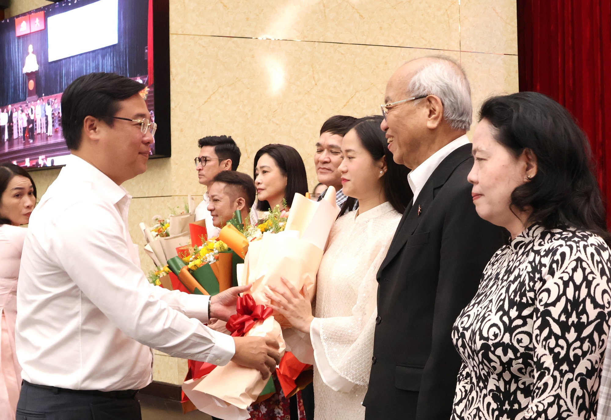 Lãnh đạo Thành ủy TPHCM thông tin tiến độ Nhà hát Giao hưởng, trung tâm biểu diễn Thủ Thiêm - Ảnh 3