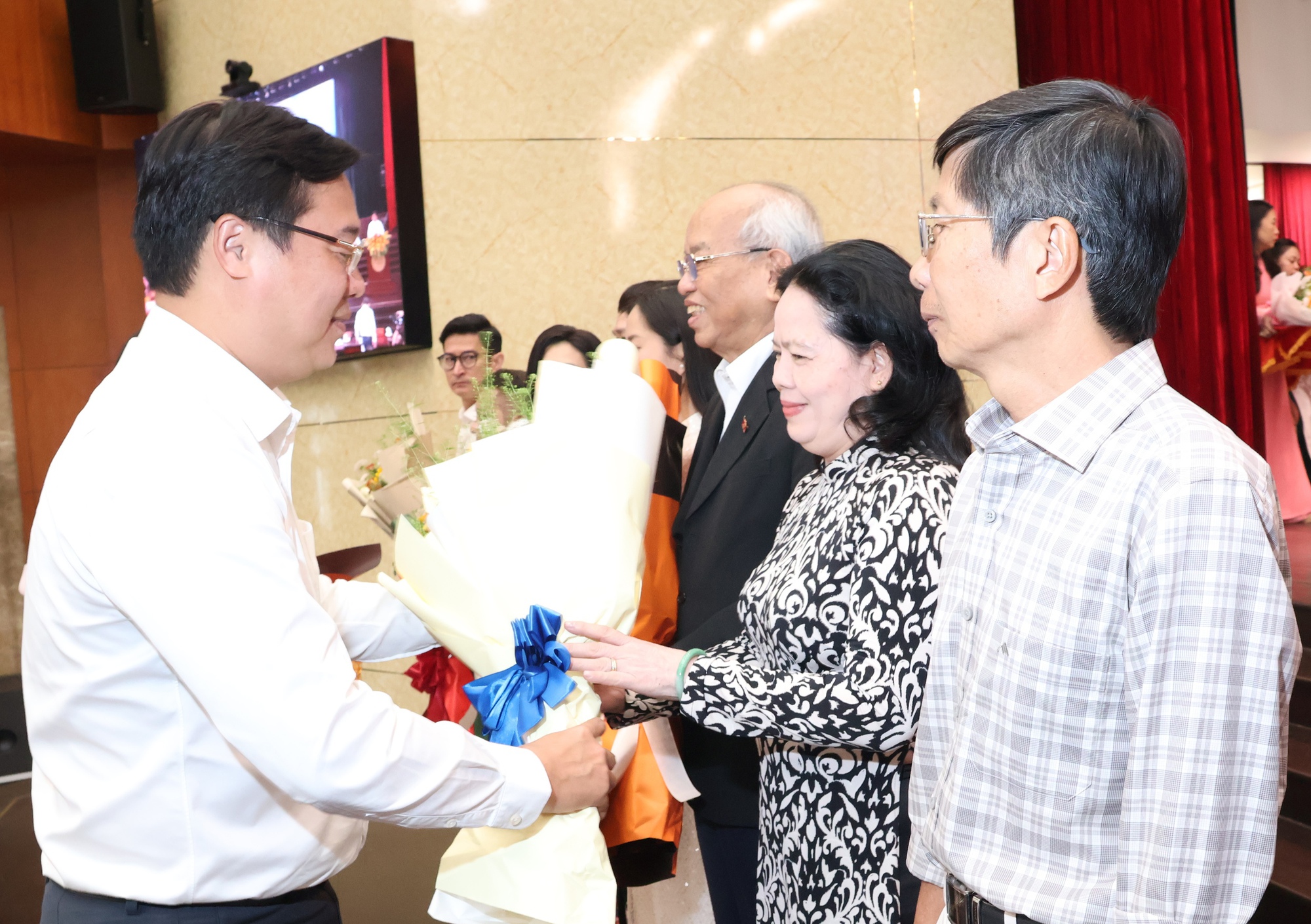 Lãnh đạo Thành ủy TPHCM thông tin tiến độ Nhà hát Giao hưởng, trung tâm biểu diễn Thủ Thiêm - Ảnh 7