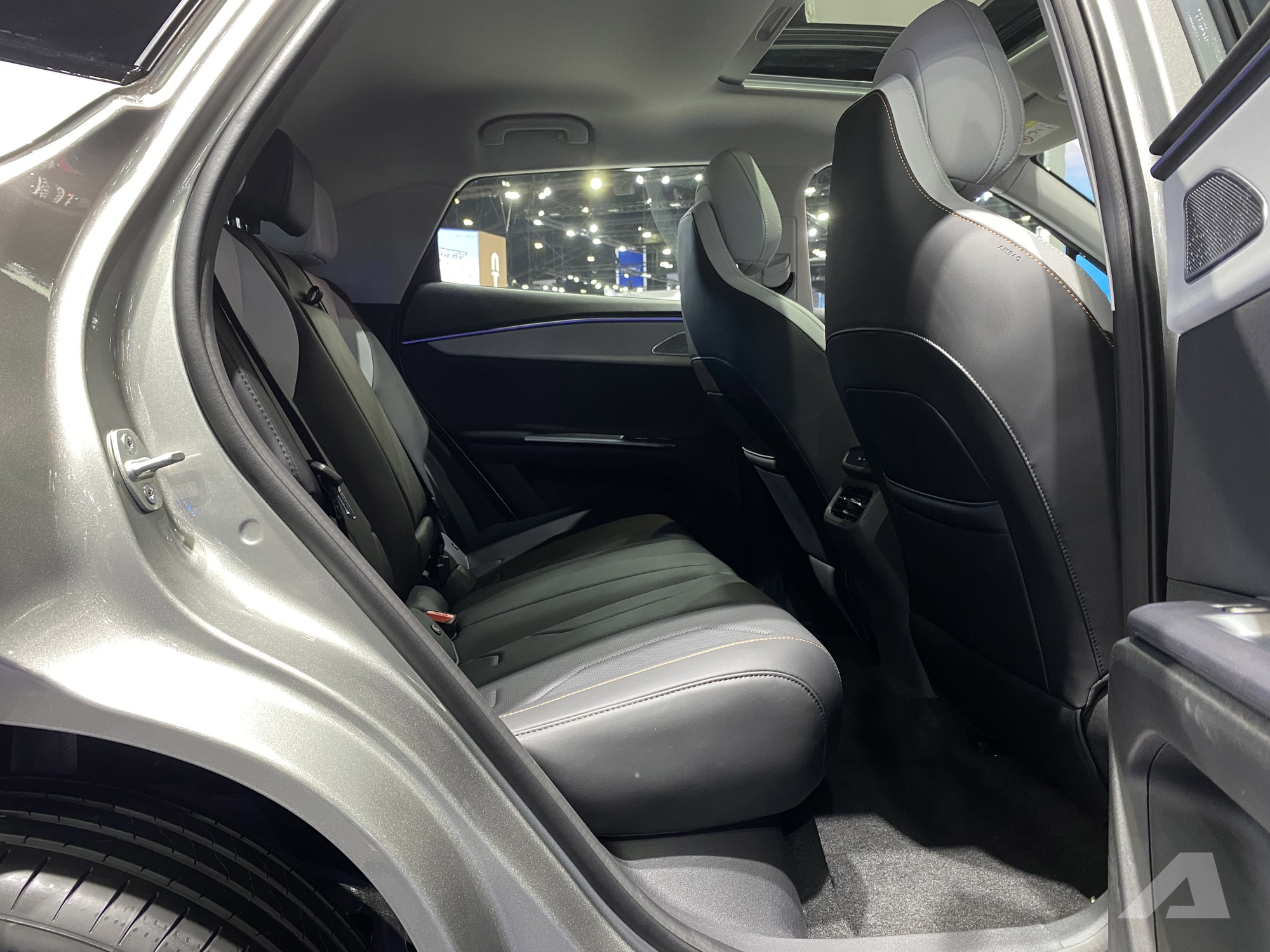 Omoda C5 EV 2026 trình làng: 211 mã lực, màn 24,6inch, 30 phút cắm điện là có thể chạy Hà Nội - Sầm Sơn rồi trở về mới cần sạc - Ảnh 18