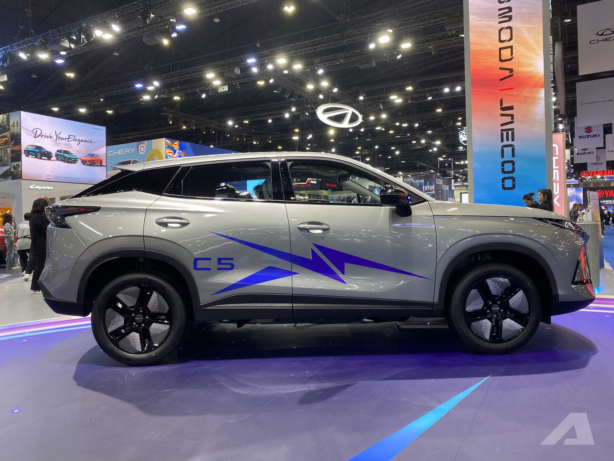 Omoda C5 EV 2026 trình làng: 211 mã lực, màn 24,6inch, 30 phút cắm điện là có thể chạy Hà Nội - Sầm Sơn rồi trở về mới cần sạc - Ảnh 2