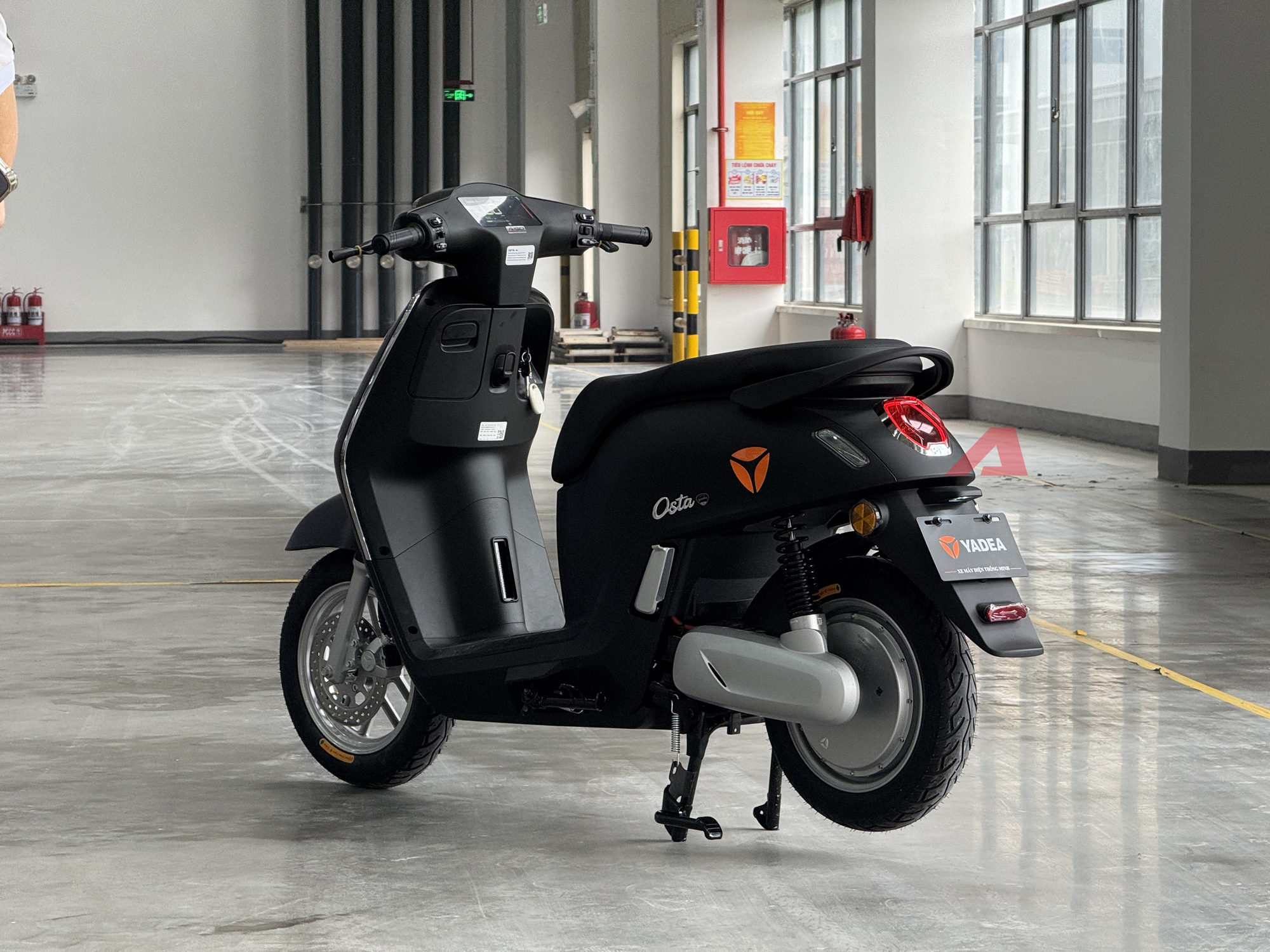 Yadea Osta chốt giá cao nhất 31,99 triệu đồng: Nhiều công nghệ giống ô tô, 'phượt' Hà Nội - Hạ Long không cần sạc - Ảnh 5