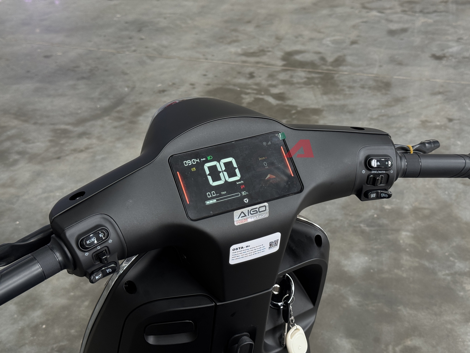 Yadea Osta chốt giá cao nhất 31,99 triệu đồng: Nhiều công nghệ giống ô tô, 'phượt' Hà Nội - Hạ Long không cần sạc - Ảnh 11