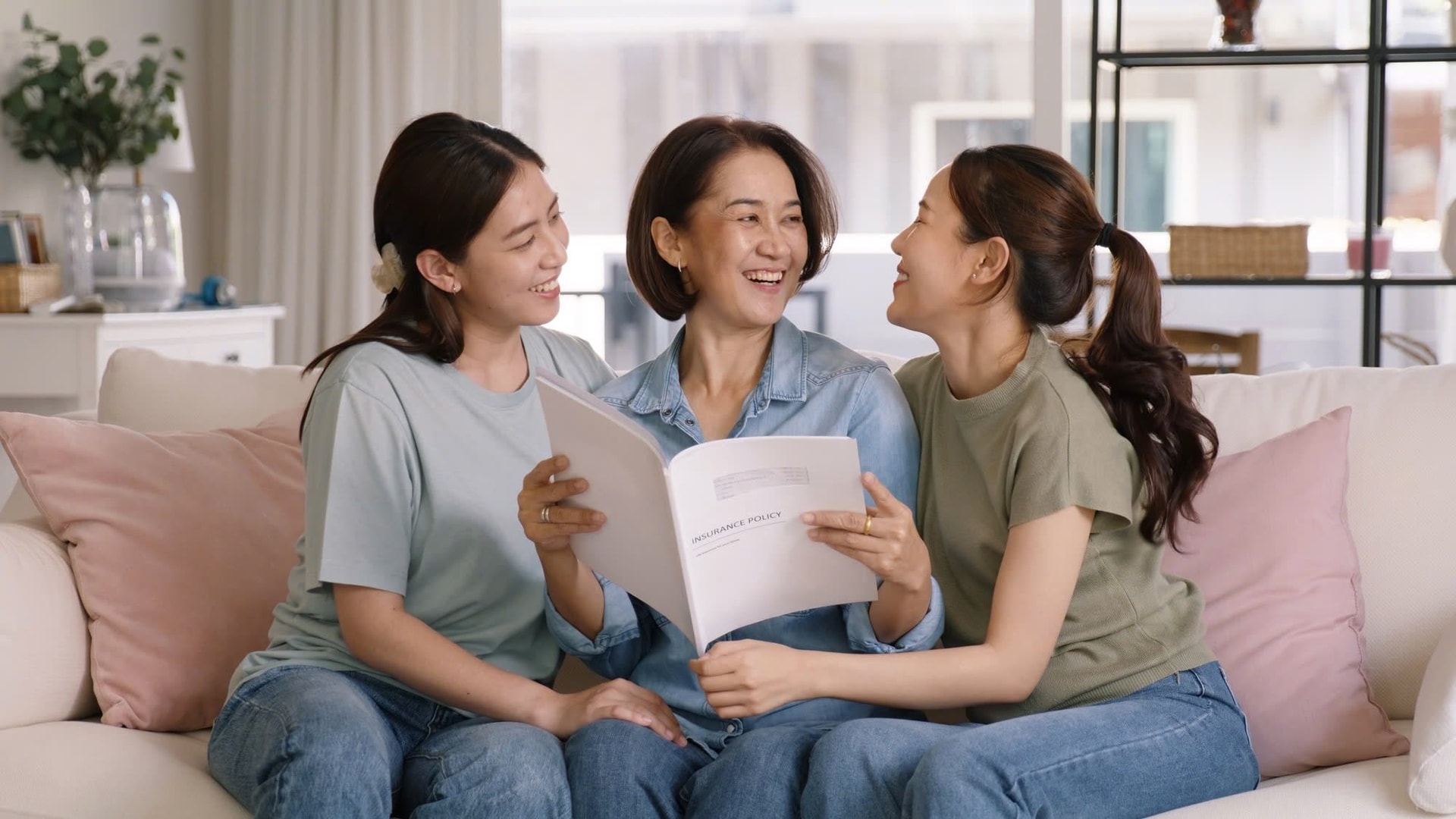 Vì sao nhiều gia đình trên thế giới dành hơn 20% tài sản cho bảo hiểm và hưu trí? - Ảnh 2