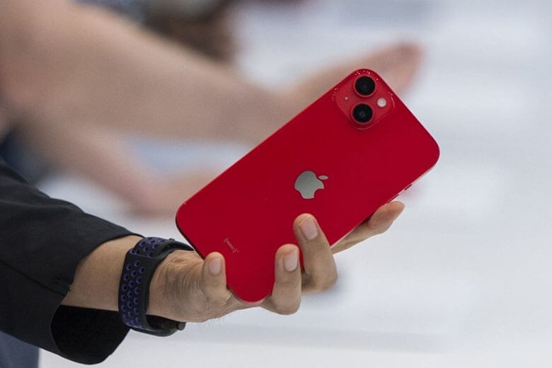 Chiếc iPhone giá rẻ, màn hình lớn, pin "trâu" hấp dẫn hơn iPhone 17e - Ảnh 4