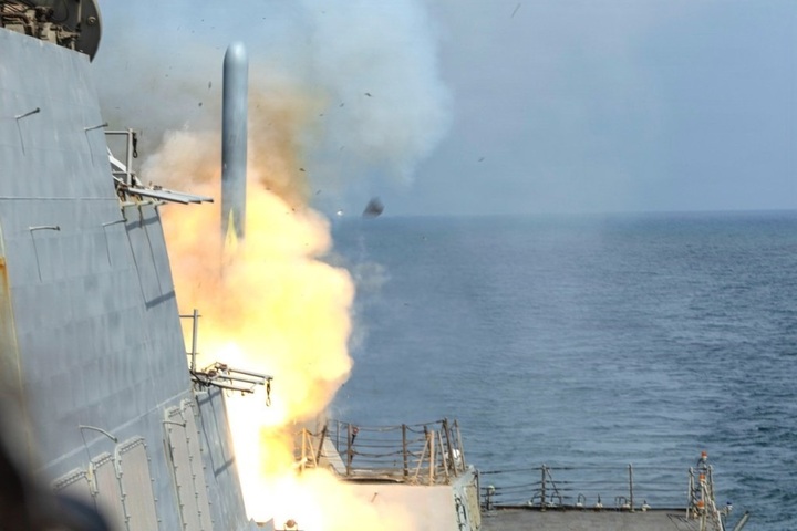 Mỹ có đủ sức hộ tống tàu dầu qua eo biển Hormuz giữa rừng tên lửa, UAV Iran? - Ảnh 3