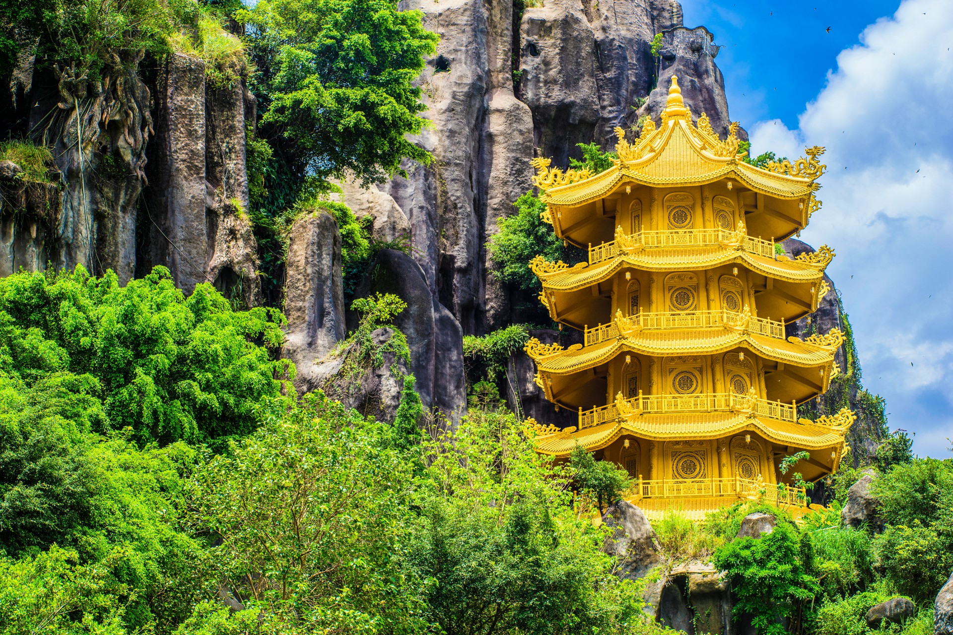 Khu du lịch Đại Nam của vợ chồng bà Nguyễn Phương Hằng tung tiếp thông báo đặc biệt liên quan đến khu đền rộng 5.000m2 - Ảnh 2