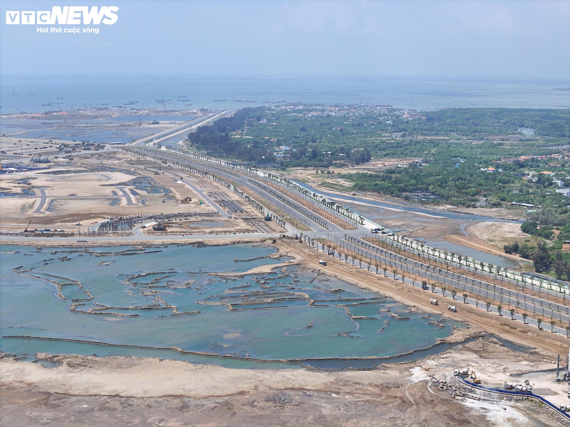 Cận cảnh khu đô thị lấn biển Cần Giờ sau gần một năm thi công - Ảnh 7