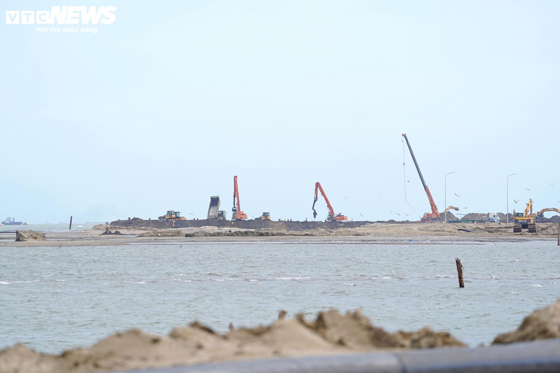 Cận cảnh khu đô thị lấn biển Cần Giờ sau gần một năm thi công - Ảnh 8