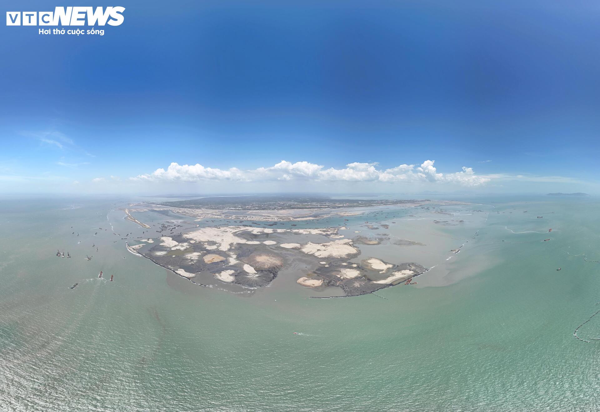 Cận cảnh khu đô thị lấn biển Cần Giờ sau gần một năm thi công - Ảnh 1