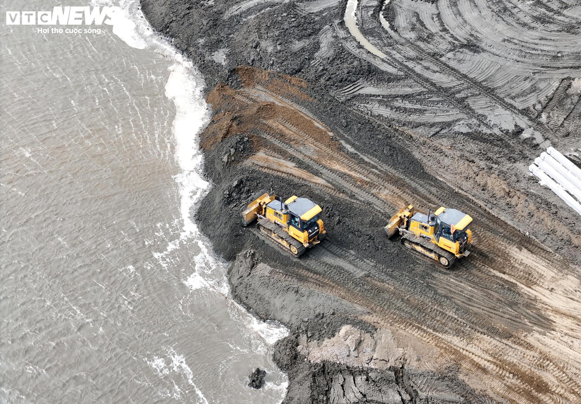 Cận cảnh khu đô thị lấn biển Cần Giờ sau gần một năm thi công - Ảnh 2