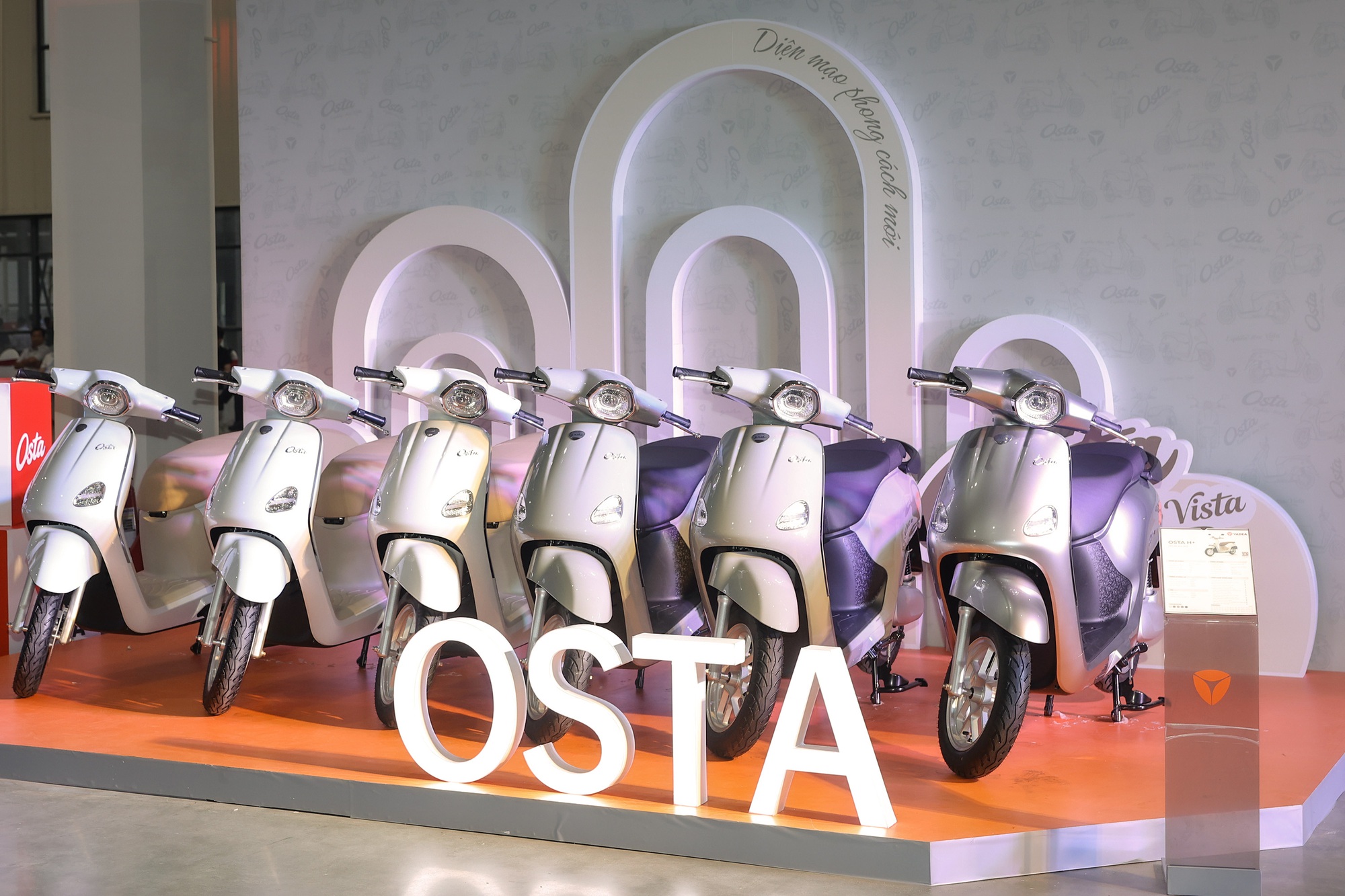 Mẫu xe máy điện di chuyển 180 km sau một lần sạc chính thức ra mắt, giá từ 27,5 triệu đồng - Ảnh 1