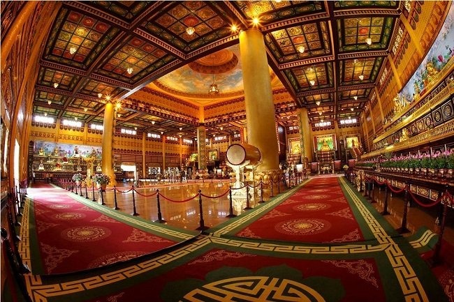 Khu du lịch Đại Nam của vợ chồng bà Nguyễn Phương Hằng có khu đền thờ rộng 5.000m2 được dát vàng 24K, từng lập kỷ lục lớn nhất Việt Nam - Ảnh 4