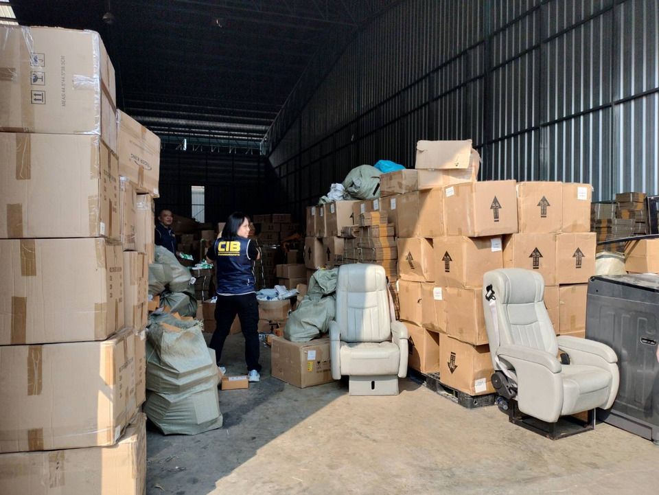 Đột kích một nhà kho, phát hiện hơn 223.000 chai dầu gội đầu, kem đánh răng giả trị giá 52 tỷ đồng - Ảnh 5