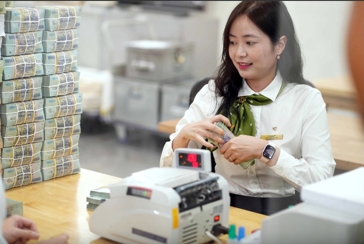 Lãi suất tăng, áp lực đè nặng lên vai người mua nhà - Ảnh 2