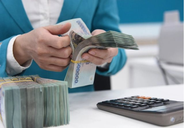 Tài chính tuần qua: Lãi suất liên ngân hàng “hạ nhiệt”, LPBank tăng mạnh lãi suất tiết kiệm - Ảnh 1