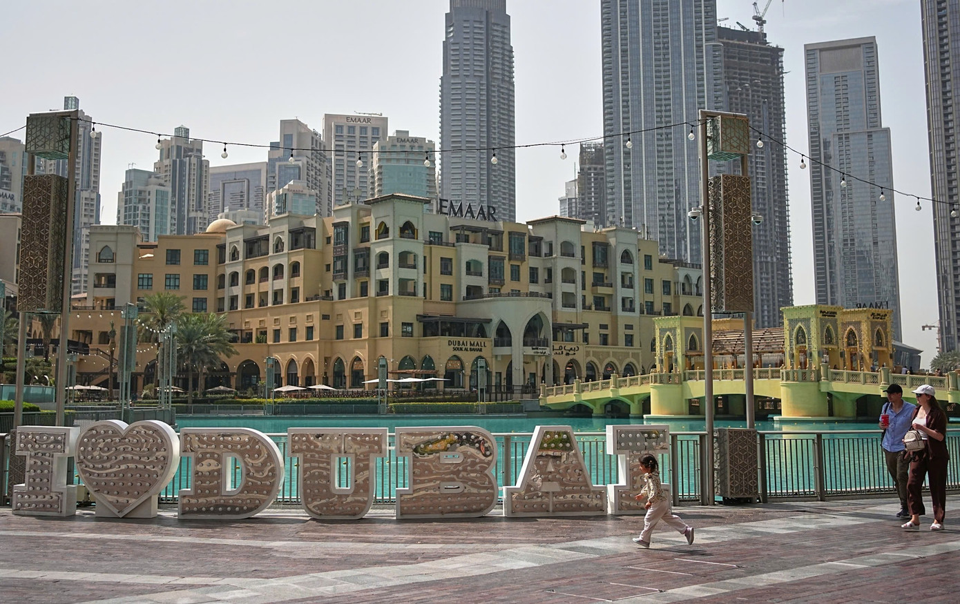 Hé lộ nơi ở của giới siêu giàu giữa 'chảo lửa' Trung Đông - Ảnh 1