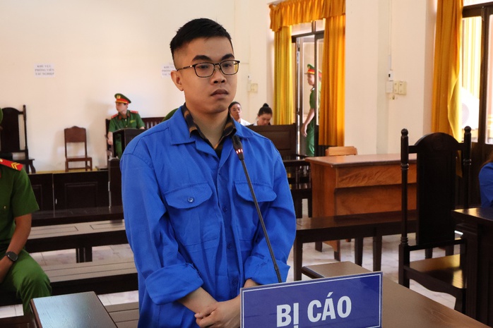 Cựu chuyên viên ngân hàng lừa đảo hơn 9 tỉ đồng - Ảnh 1