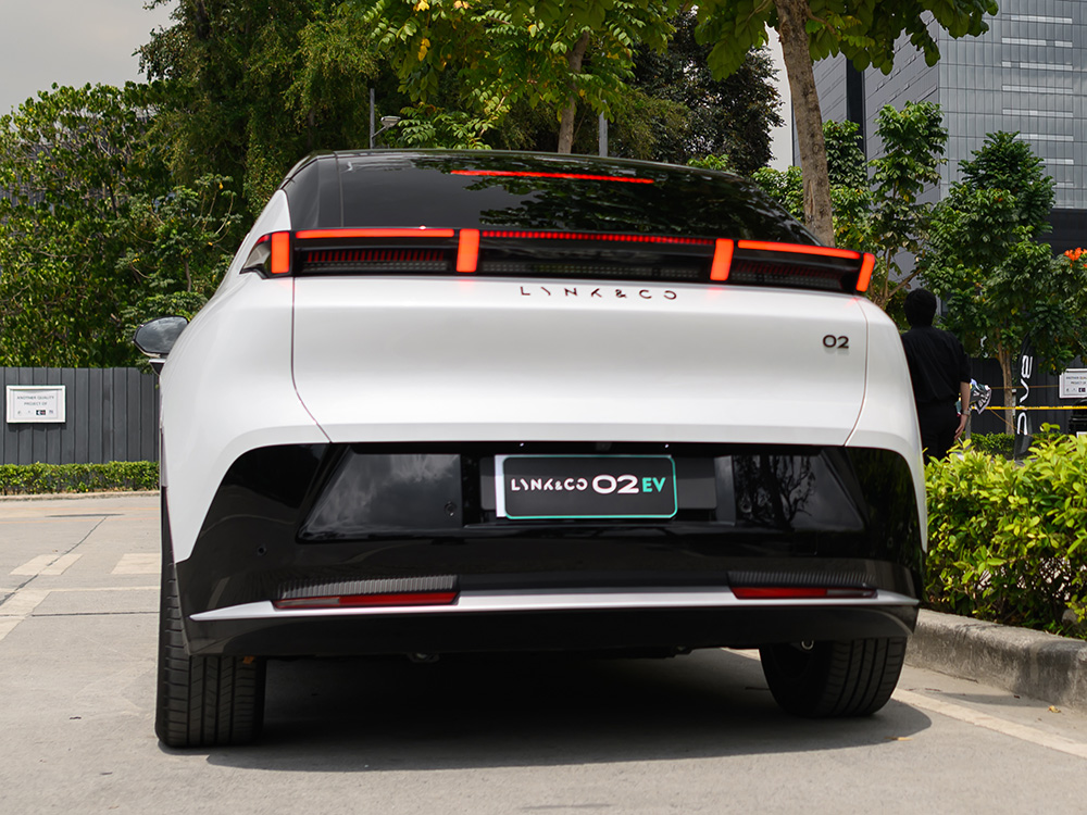 Lynk & Co 02 nhận cọc tại Việt Nam: Cỡ Corolla Cross, dáng coupe, chung nền tảng Volvo, chạy 530km/sạc - Ảnh 3