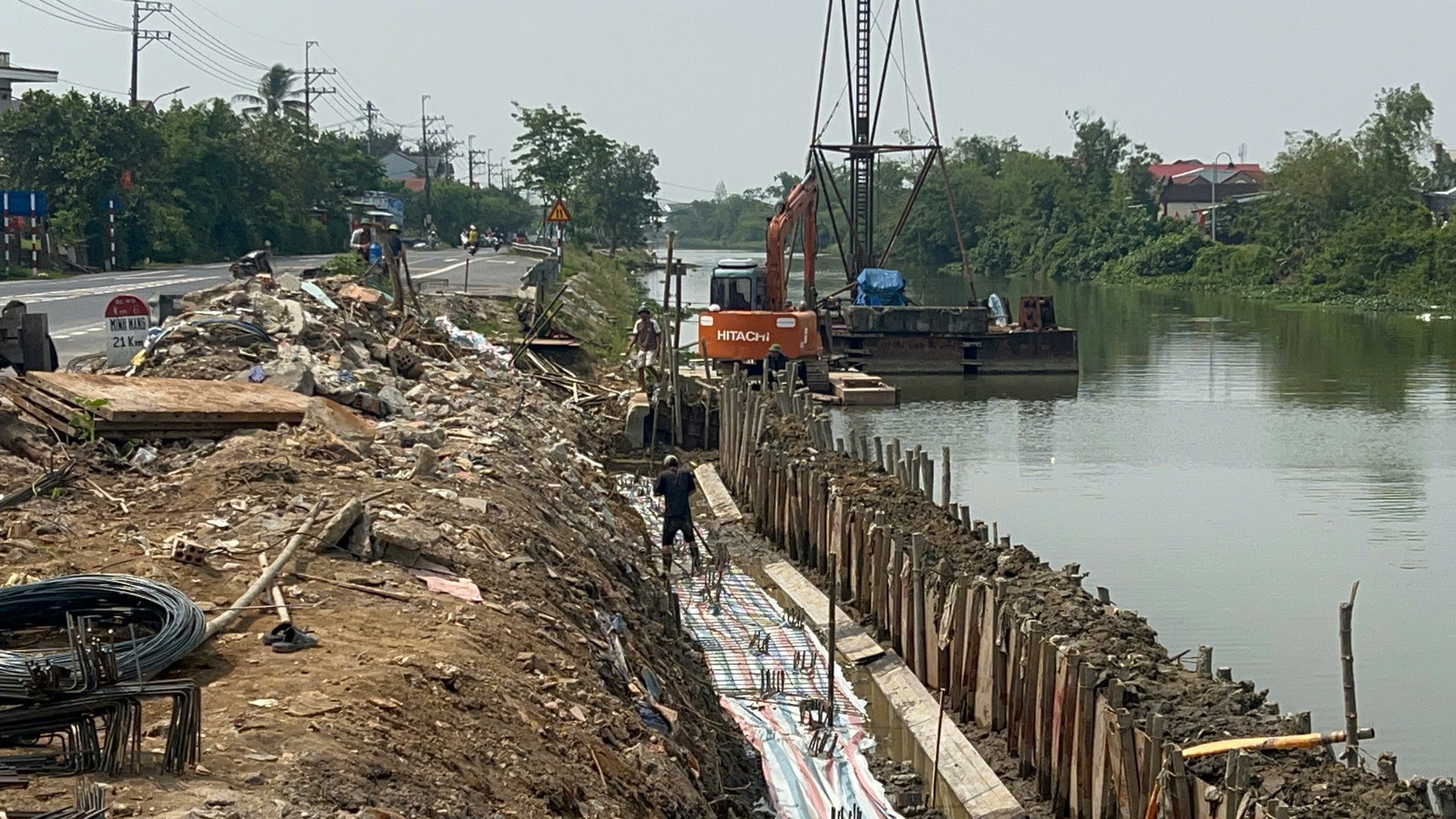 Cận cảnh thi công nút giao cầu Mỹ An sau khi hộ dân cuối cùng rời đi - Ảnh 3