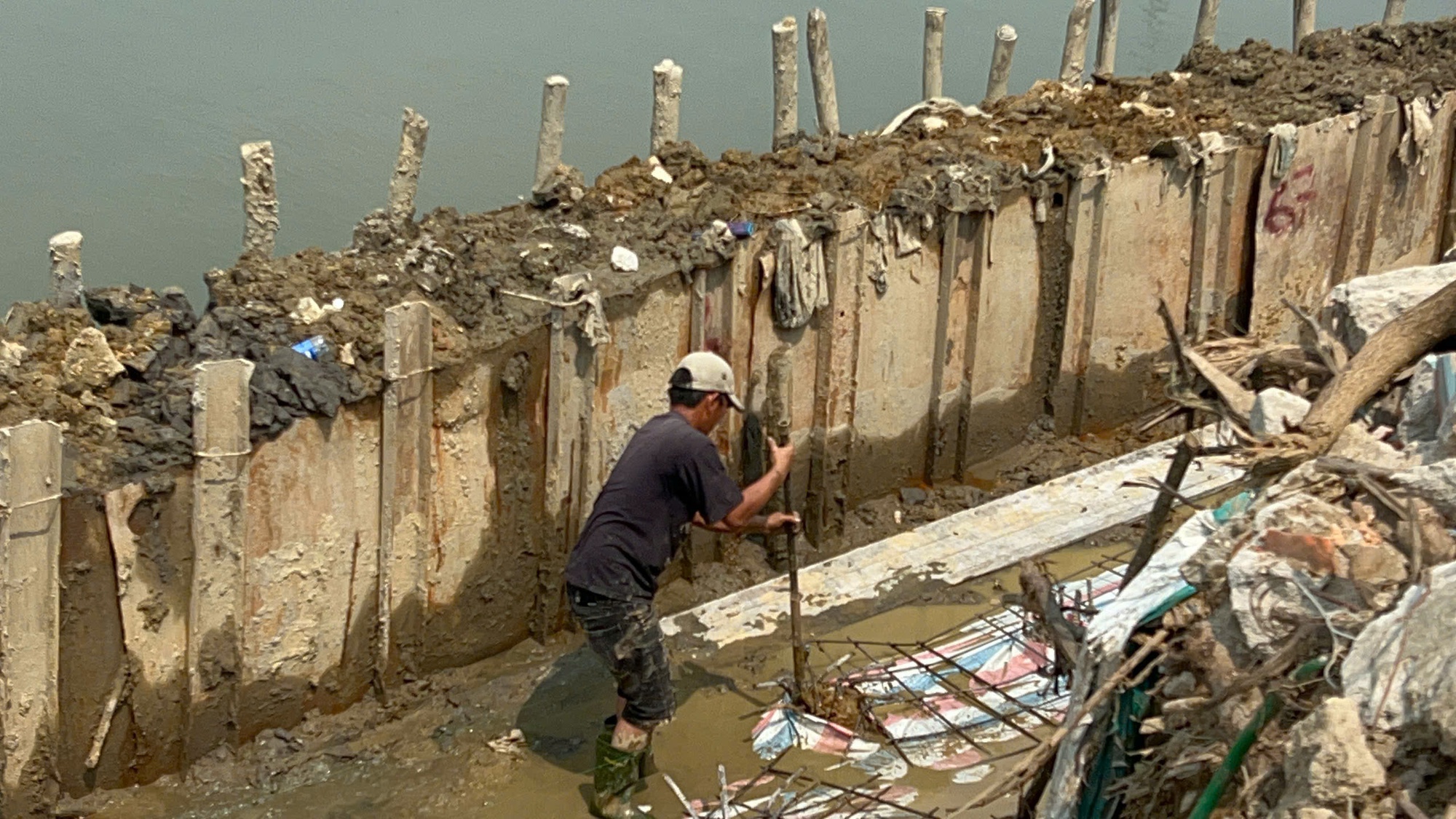 Cận cảnh thi công nút giao cầu Mỹ An sau khi hộ dân cuối cùng rời đi - Ảnh 2