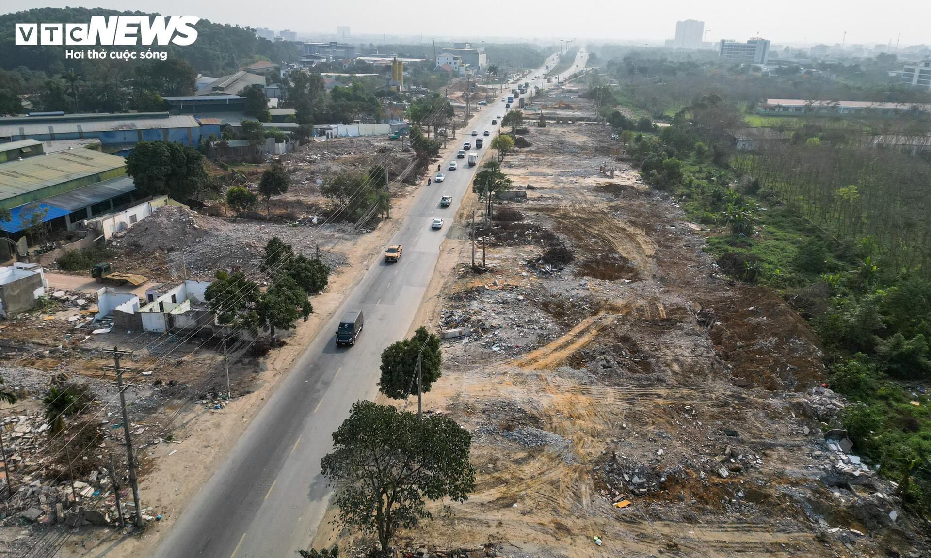 Mục sở thị công trường cao tốc 5.200 tỷ đồng nối đại lộ dài nhất Việt Nam - Ảnh 12