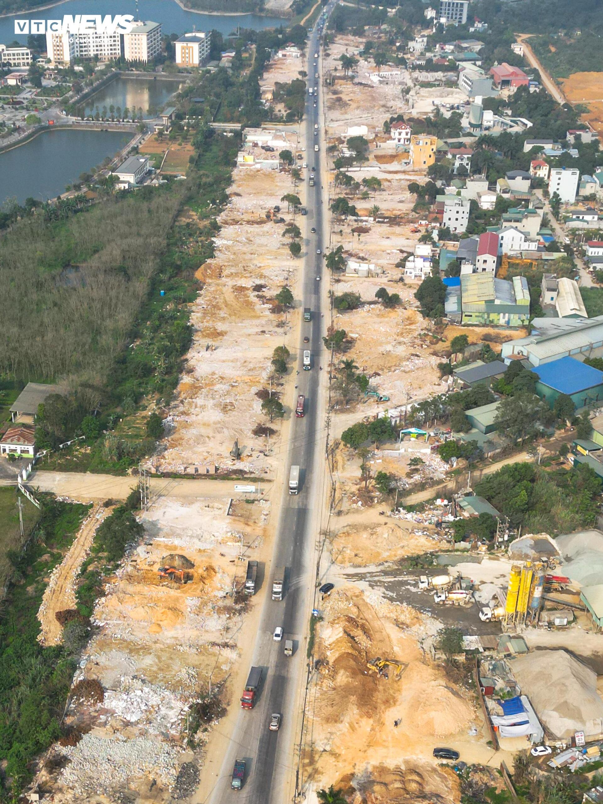 Mục sở thị công trường cao tốc 5.200 tỷ đồng nối đại lộ dài nhất Việt Nam - Ảnh 3