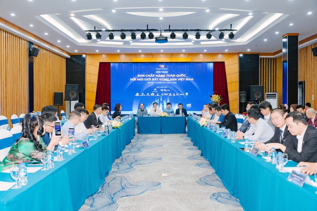 Chỉ 10% môi giới bất động sản có chứng chỉ hành nghề - Ảnh 1