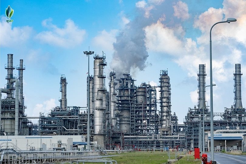 Tiến sĩ Nguyễn Hồng Minh giải thích: Việt Nam có 2 nhà máy lọc dầu lớn, tại sao vẫn phải nhập khẩu xăng dầu? - Ảnh 1