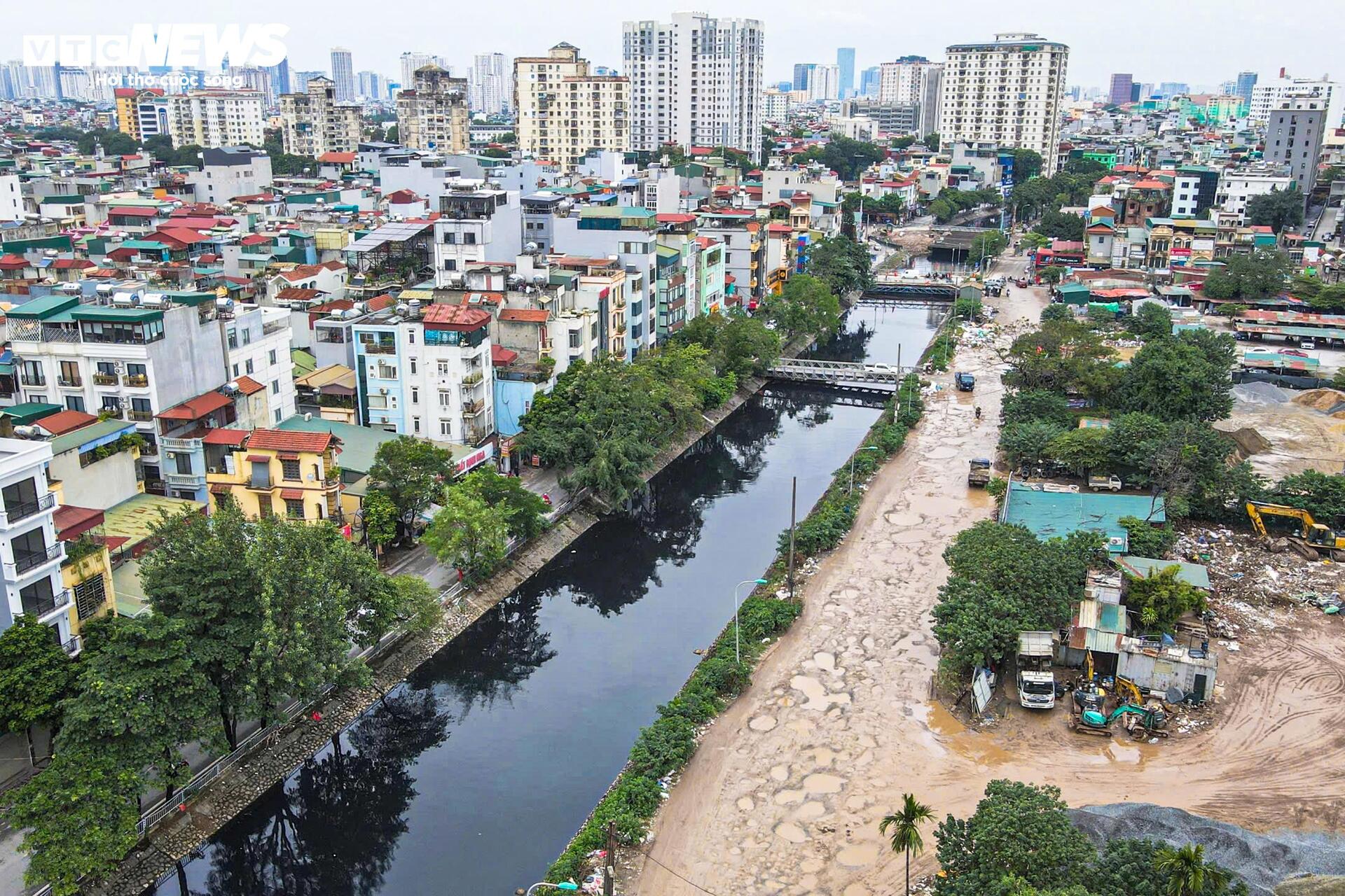 Diện mạo mới của đoạn đường từng chi chít ‘ổ voi, ổ gà’ ở Hà Nội - Ảnh 1