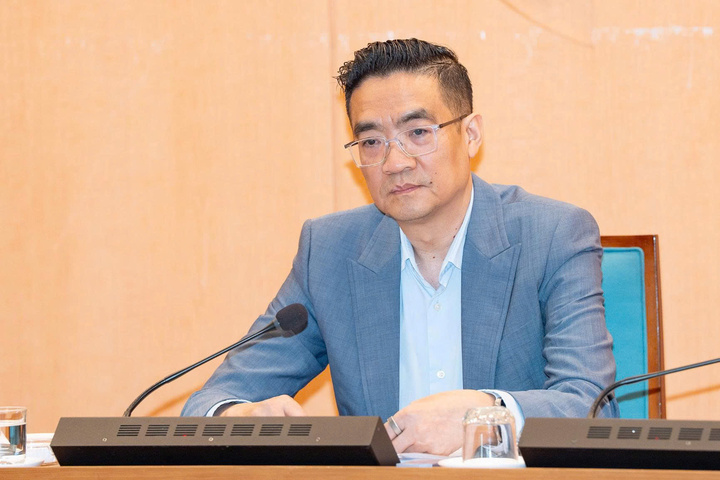 Xuất hiện thông tin 'di dời 860.000 dân ra khỏi nội đô': GĐ Sở Quy hoạch Kiến trúc Hà Nội lên tiếng - Ảnh 1