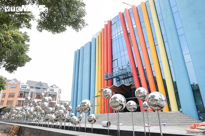 Kiến trúc độc đáo của Nhà hát Tuổi Trẻ cơ sở 2 giữa lòng Hà Nội - Ảnh 13