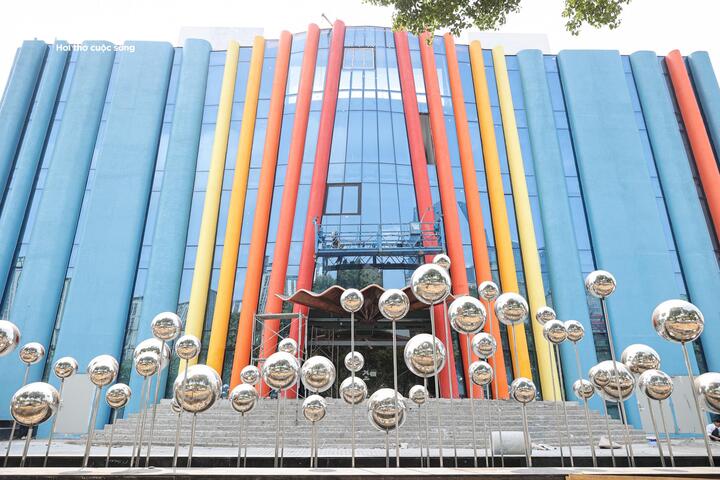 Kiến trúc độc đáo của Nhà hát Tuổi Trẻ cơ sở 2 giữa lòng Hà Nội - Ảnh 7